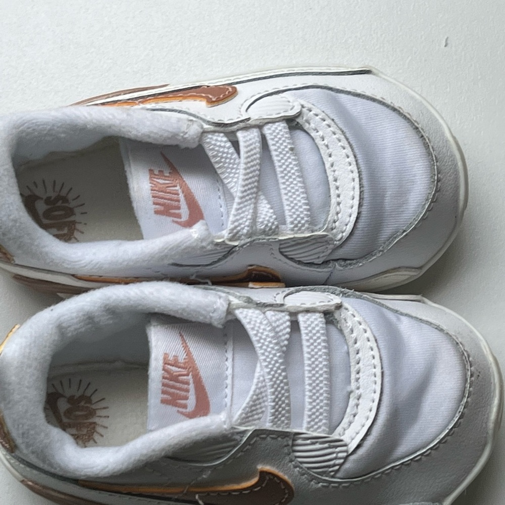 Nike max 90 crib booties